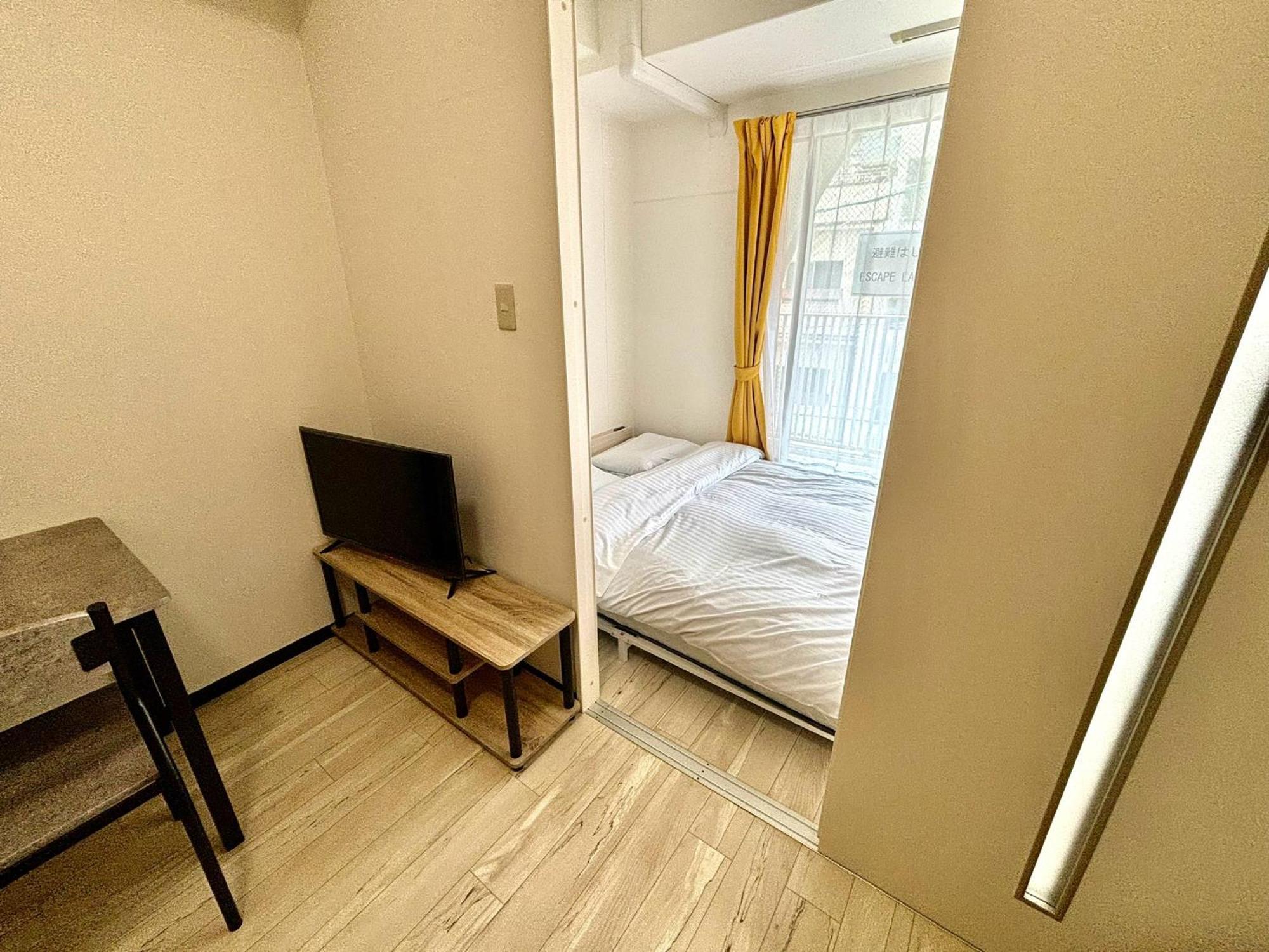 Lion Tsurumi Hiroshima Kamer foto